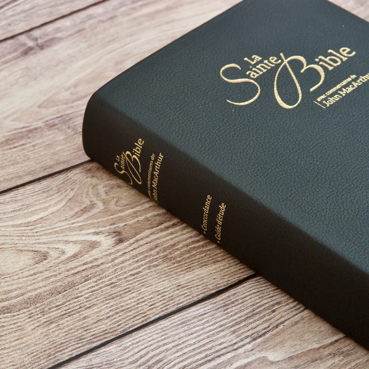 BIBLE NEG MACARTHUR SOUPLE CUIR TR OR ONGLETS NOIR AVEC BOITIER